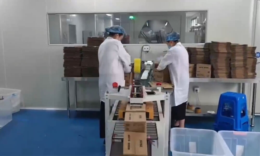 wet wipes production workers